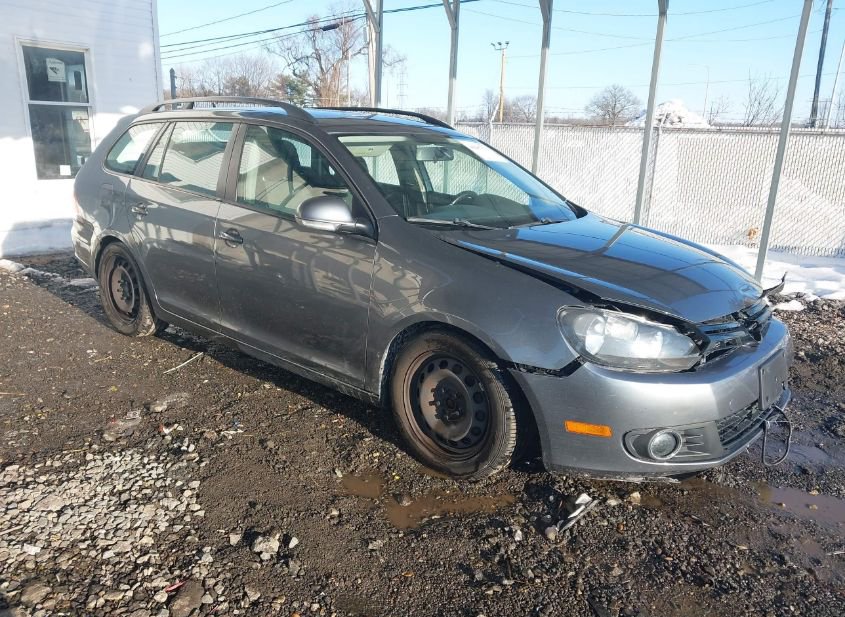 2011 VOLKSWAGEN JETTA SPORTWAGEN 2.5L S photo