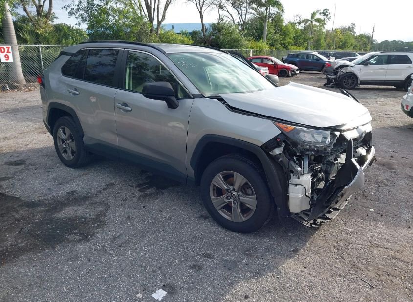 2022 TOYOTA RAV4 HYBRID LE photo