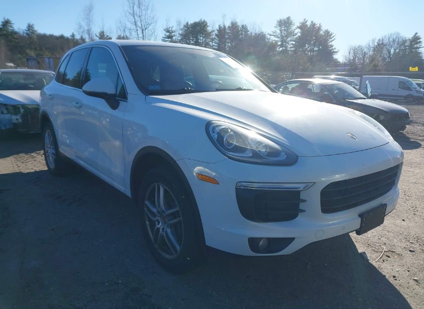 2016 PORSCHE CAYENNE photo