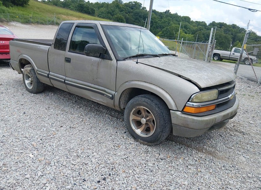 2001 Chevrolet S-10 4.3L photo