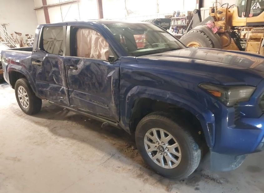 2025 TOYOTA TACOMA SR5 4WD photo