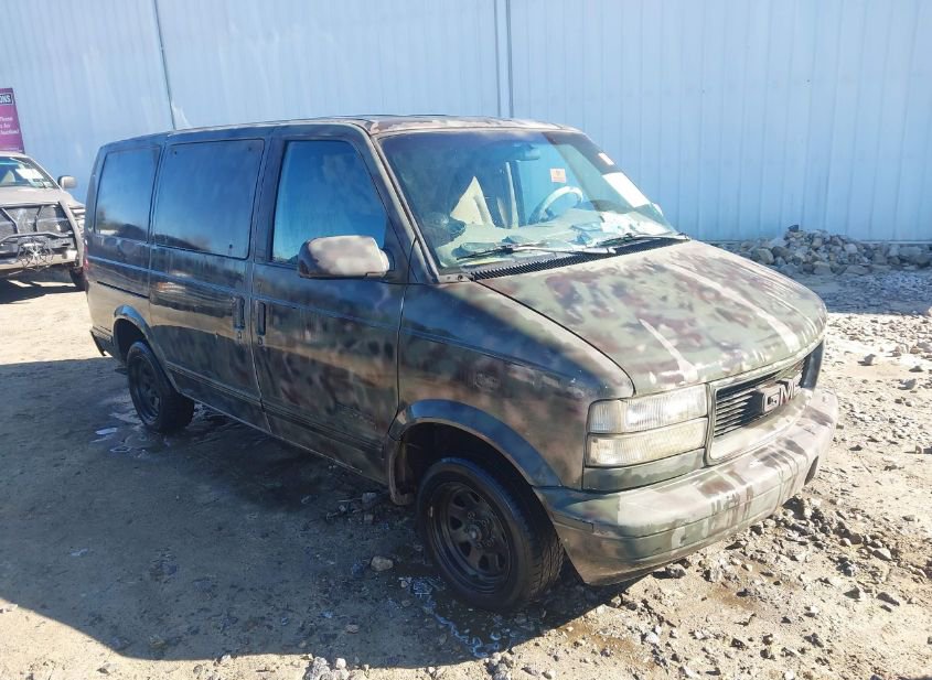 1998 GMC SAFARI SLE photo