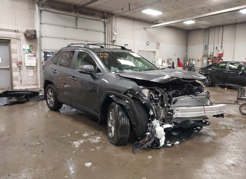 2025 TOYOTA RAV4 XLE photo