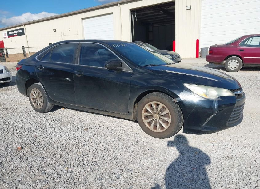 2015 TOYOTA CAMRY LE photo