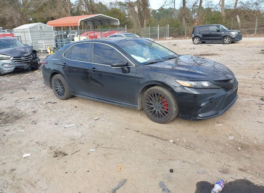 2022 TOYOTA CAMRY SE photo