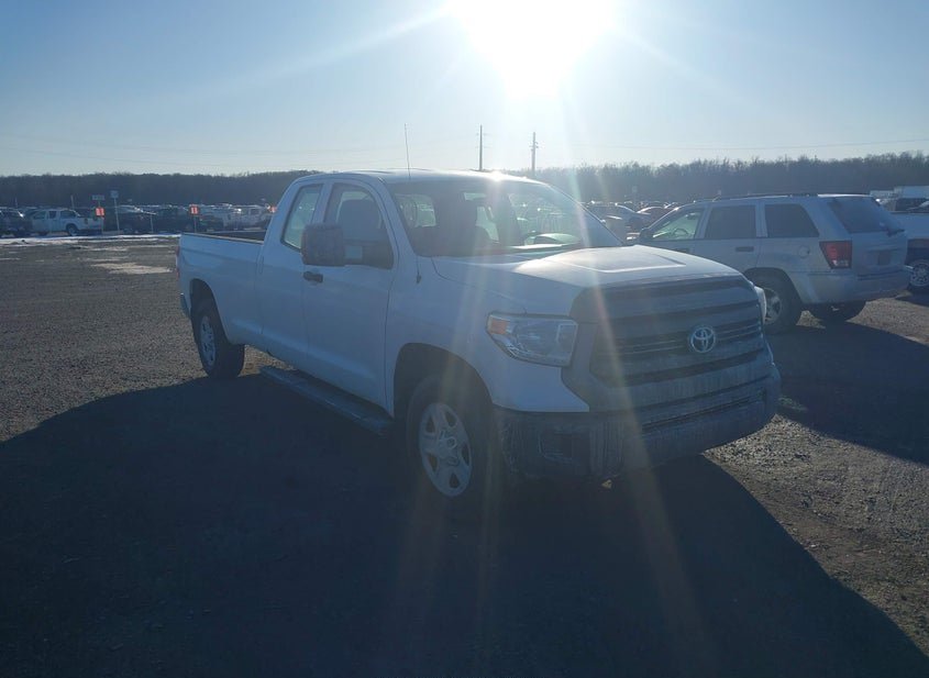 2017 TOYOTA TUNDRA SR 5.7L V8 photo
