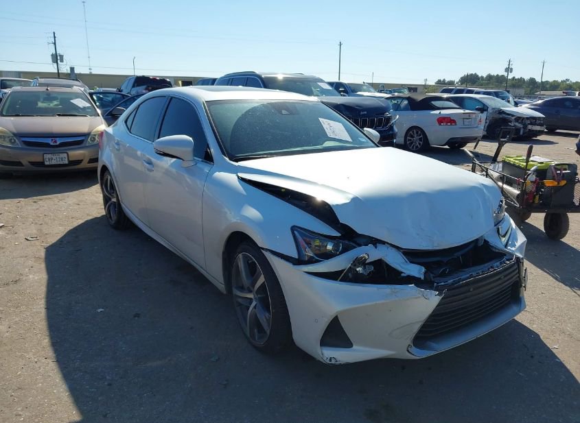 2018 LEXUS IS 300 photo