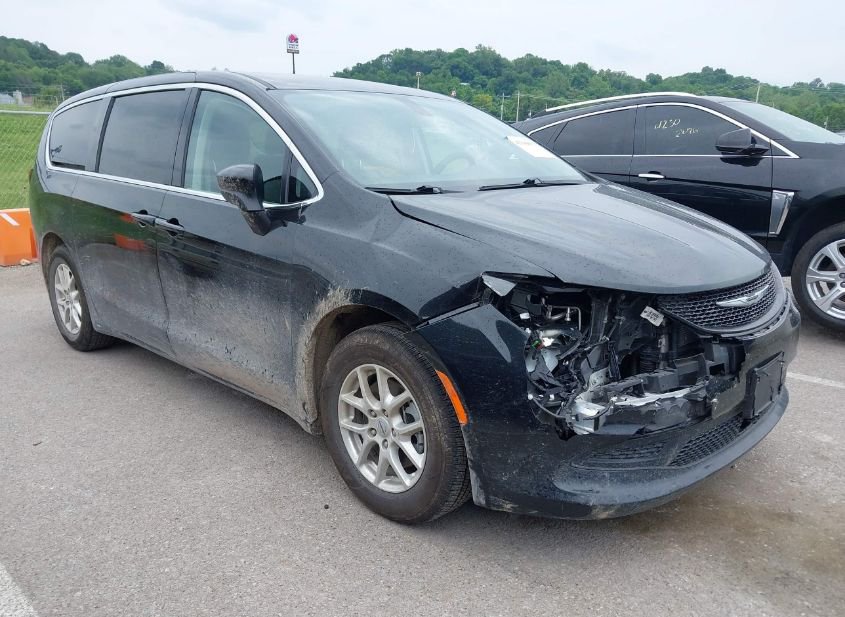 2021 CHRYSLER VOYAGER LX photo