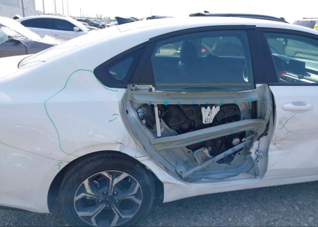2021 KIA FORTE(VIN: 3KPF24ADXME308514