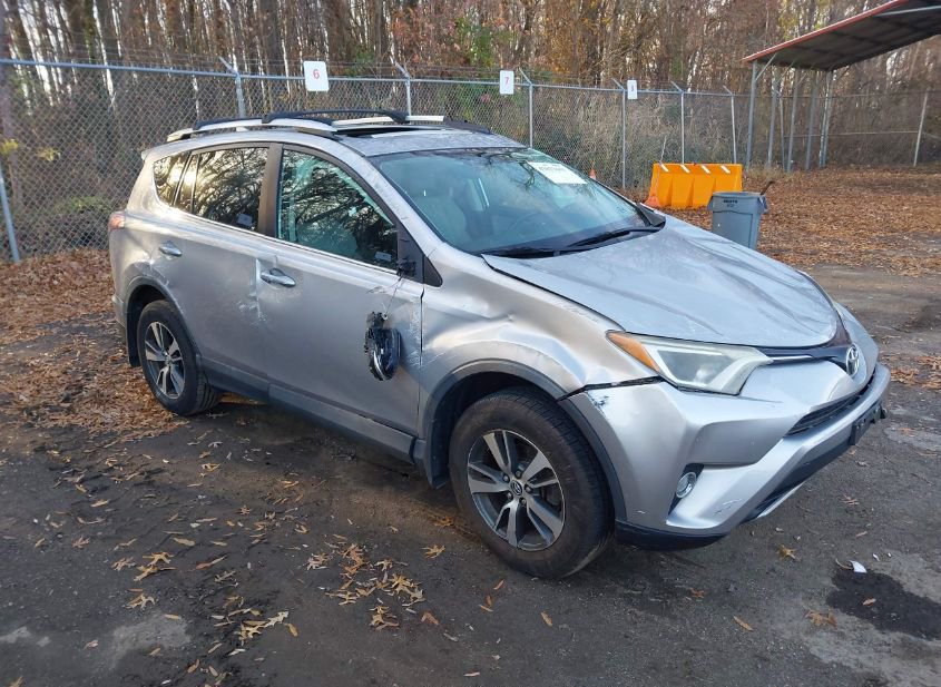 2016 TOYOTA RAV4 XLE photo
