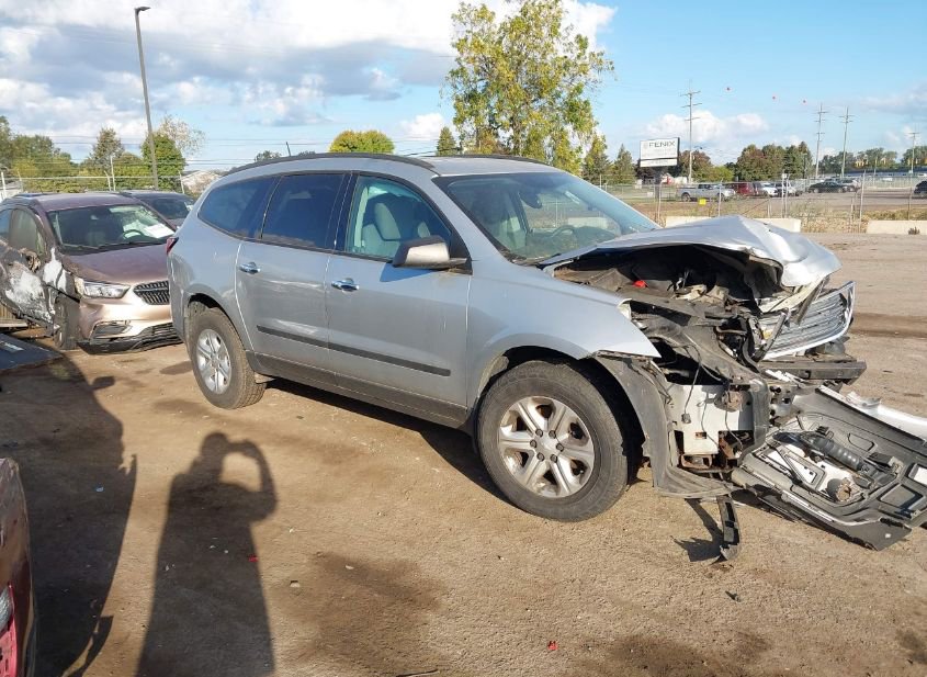 2014 CHEVROLET TRAVERSE LS photo