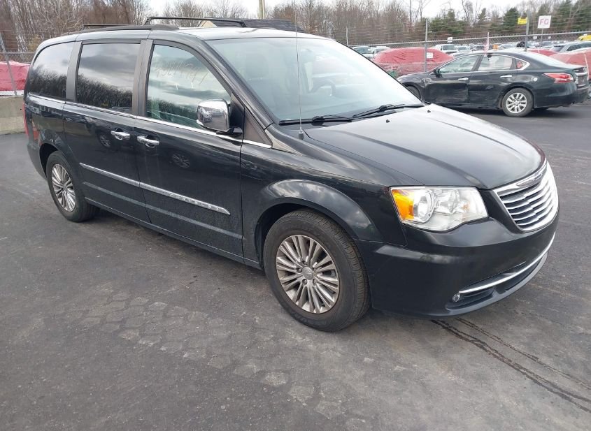 2016 CHRYSLER TOWN & COUNTRY TOURING-L ANNIVERSARY EDITION photo