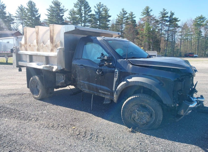 2025 Ford F-550 Chassis photo