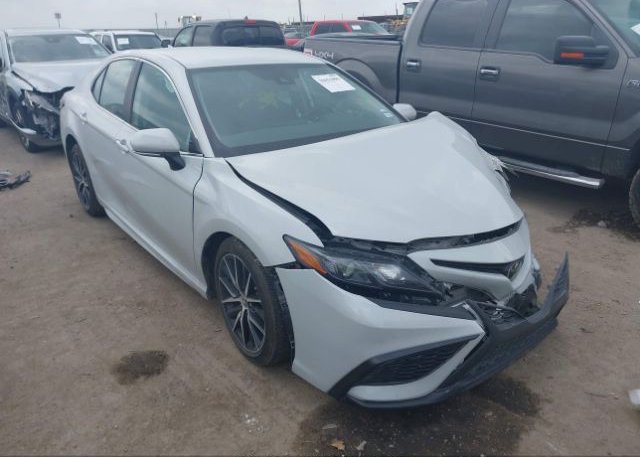 2022 TOYOTA CAMRY (VIN: 4T1G11AK5NU061504)