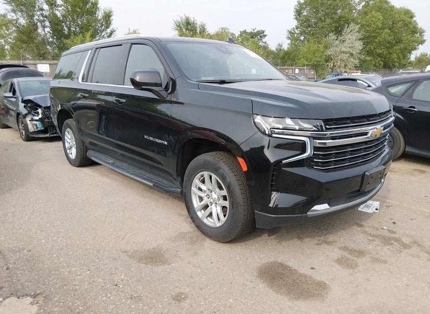 2024 Chevrolet Suburban 5.3L V-8 DI, VVT, REGUL photo