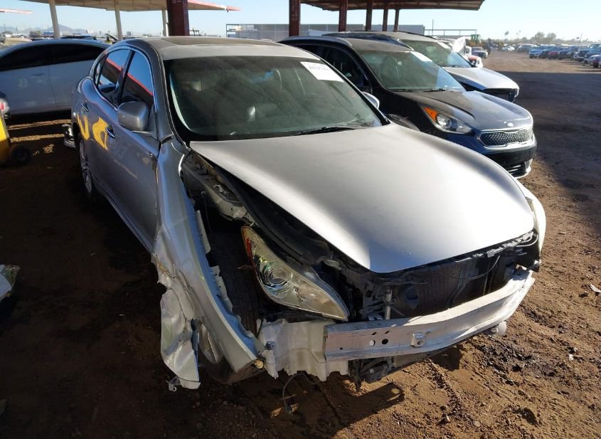 2011 INFINITI M37 photo