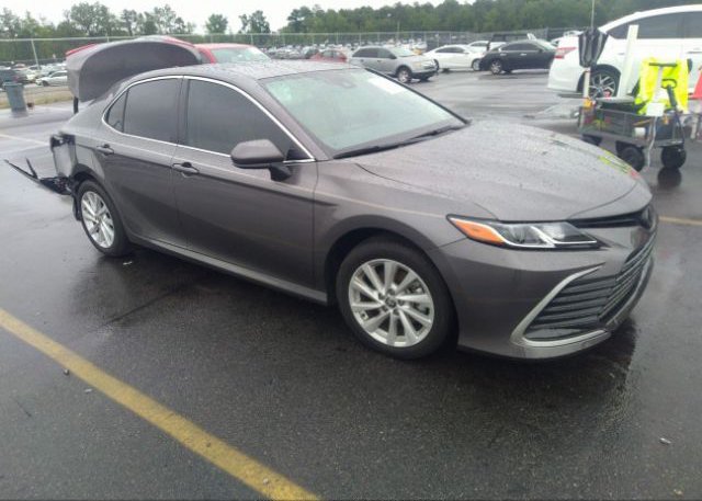 2022 TOYOTA CAMRY (VIN: 4T1C11AKXNU036032)