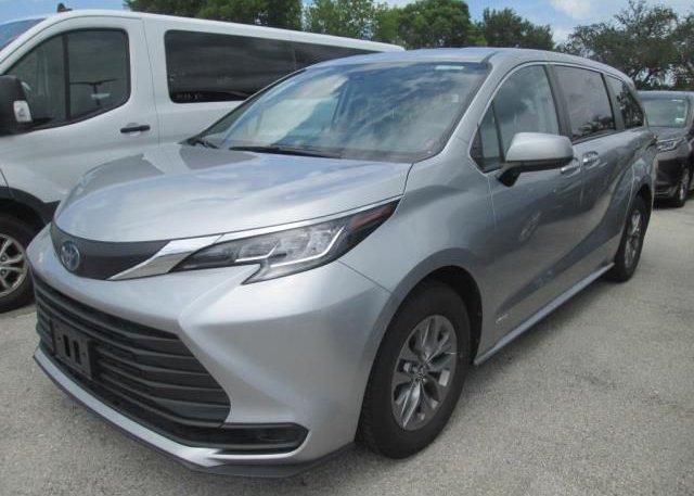 2021 TOYOTA SIENNA (VIN: 5TDKRKEC4MS046639)