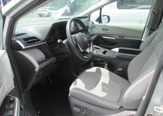 2021 TOYOTA SIENNA(VIN: 5TDKRKEC4MS046639