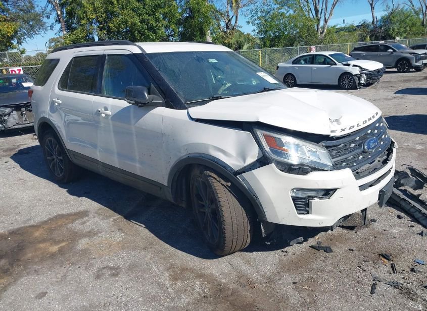2018 FORD EXPLORER XLT photo