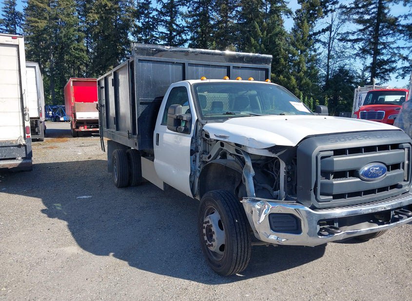 2013 Ford F-450 Chassis photo