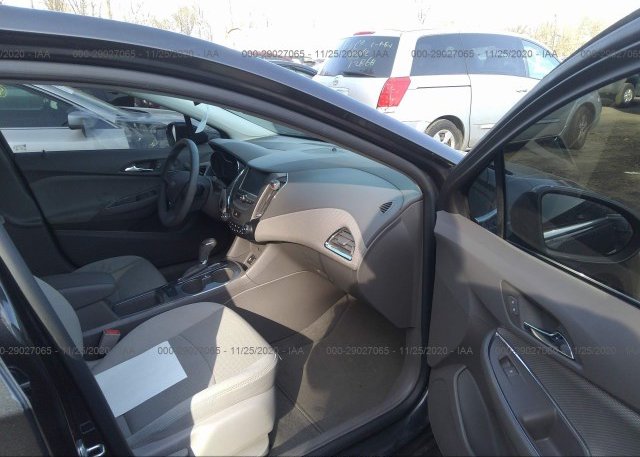 пригнать из сша 2017 CHEVROLET CRUZE 1G1BE5SM7H7178622