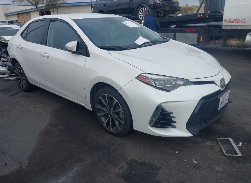2018 TOYOTA COROLLA SE photo
