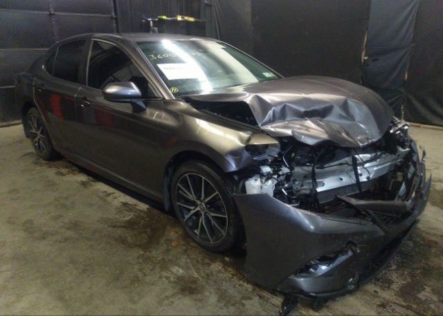 2021 TOYOTA CAMRY (VIN: 4T1G11AKXMU422224)