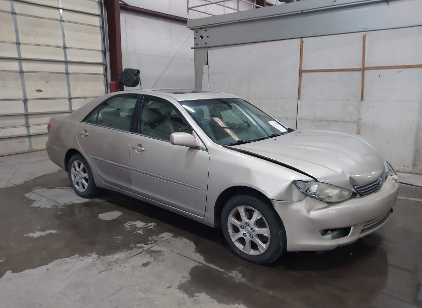 2005 TOYOTA CAMRY XLE V6 photo