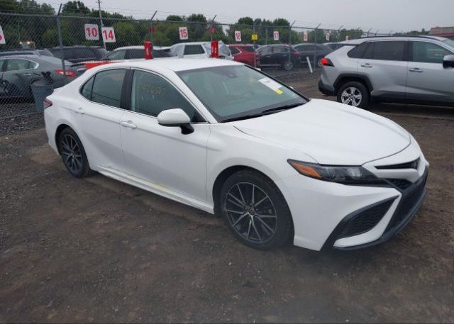 2021 TOYOTA CAMRY (VIN: 4T1G11AK5MU442641)
