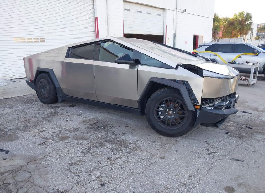 2025 TESLA CYBERTRUCK photo