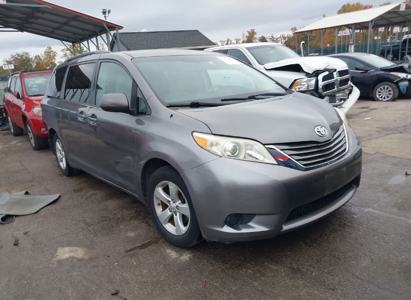 2011 TOYOTA SIENNA LE V6 photo