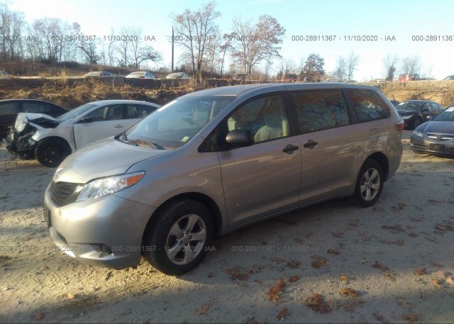из сша 2017 TOYOTA SIENNA 5TDZZ3DC1HS856158