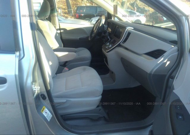 пригнать из сша 2017 TOYOTA SIENNA 5TDZZ3DC1HS856158
