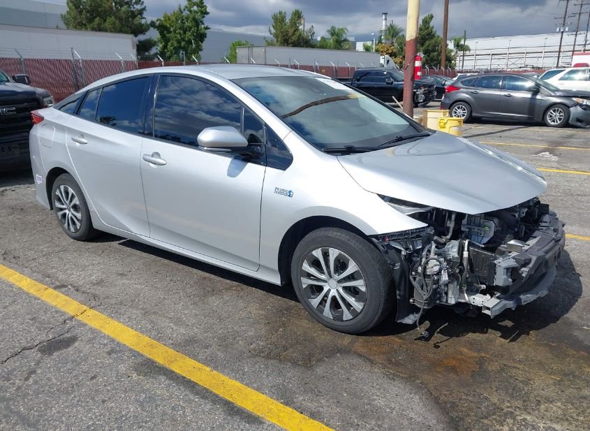 2020 TOYOTA PRIUS PRIME XLE photo