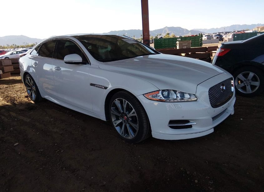 2015 JAGUAR XJ photo