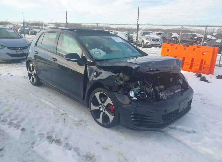 2015 VOLKSWAGEN GOLF GTI 2.0T SE 4-DOOR photo