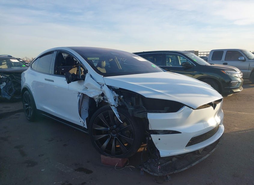 2022 TESLA MODEL X DUAL MOTOR ALL-WHEEL DRIVE/PLAID TRI MOTOR ALL-WHEEL DRIVE photo