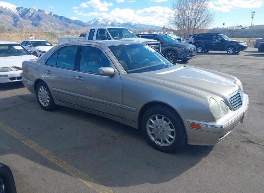 2000 Mercedes-Benz E 320 3.2L photo