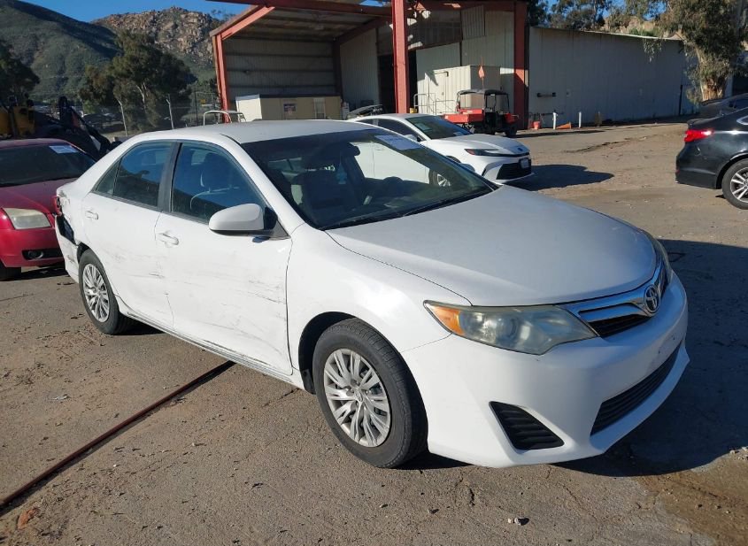 2013 TOYOTA CAMRY LE photo