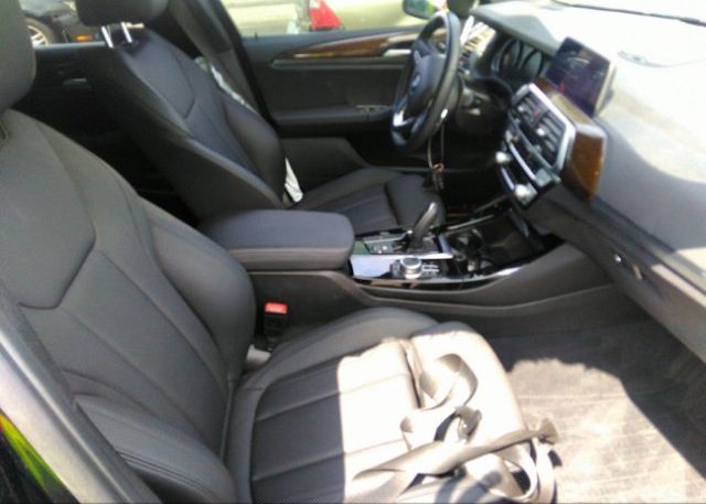 2021 BMW X3(VIN: 5UXTY3C06M9D90432