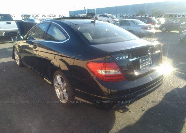 купить 2015 MERCEDES-BENZ C-CLASS WDDGJ4HB0FG439794