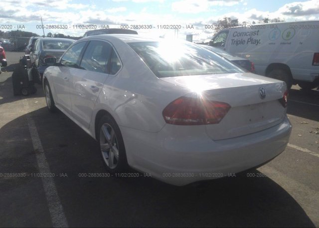 купить 2015 VOLKSWAGEN PASSAT 1VWAT7A3XFC109079