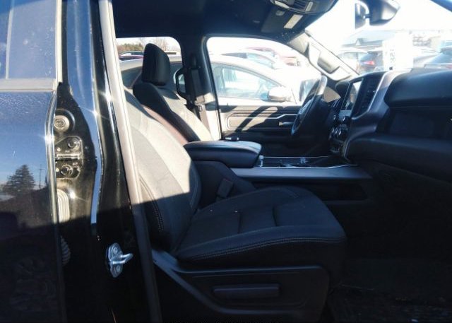 2021 RAM 1500(VIN: 1C6SRFFT2MN556426