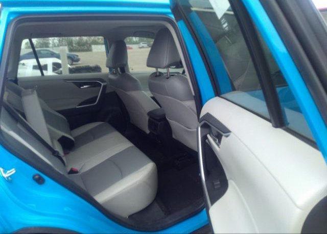 2021 TOYOTA RAV4(VIN: 2T3C1RFV8MW137237