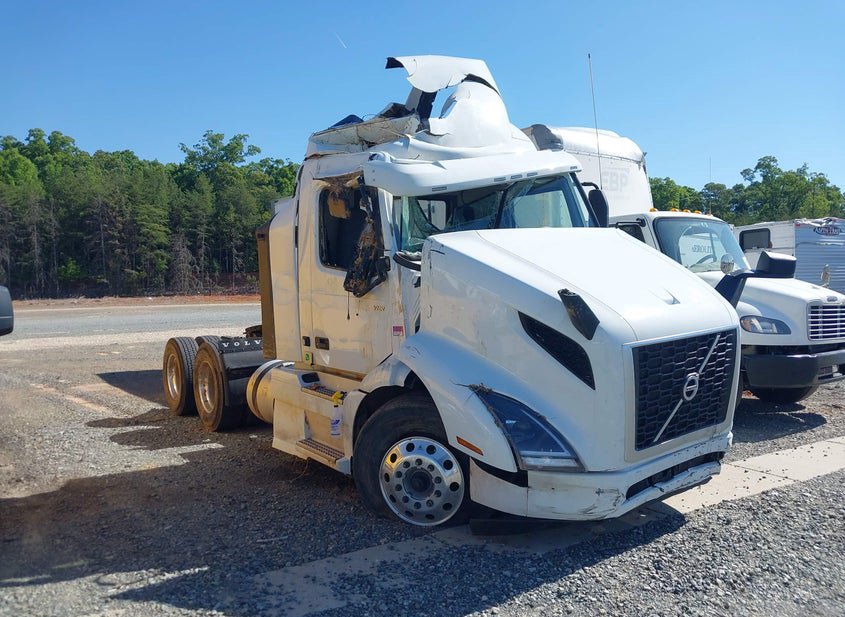 2026 Volvo Vnr photo