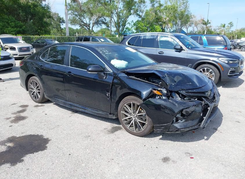 2023 TOYOTA CAMRY SE/SE NIGHTSHADE EDITION/SE NIGHTSHADE EDITION HYBRID photo