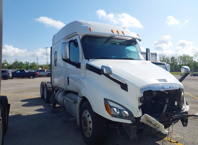 2020 Freightliner New Cascadia 126 photo