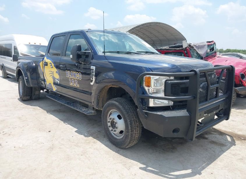 2022 FORD F-350 XL photo