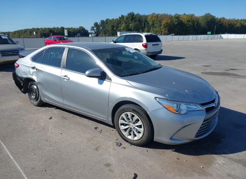 2015 TOYOTA CAMRY LE photo